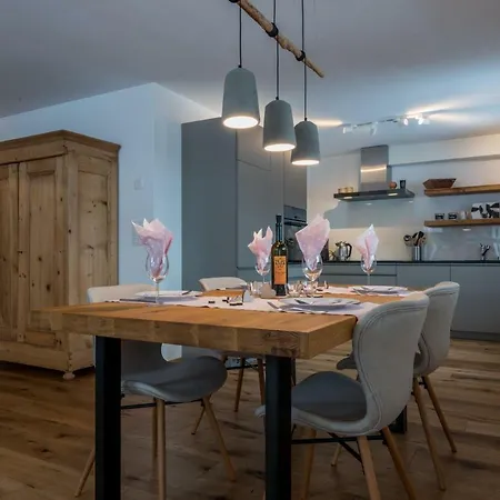 Zer Milachra アパート フィエッシュ